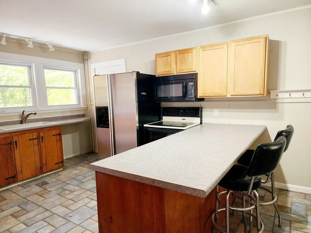 19 Loring Avenue Auburn ME 04210