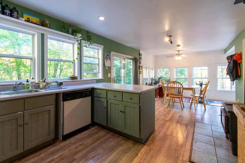 183 Molyneaux Road Camden ME 04843