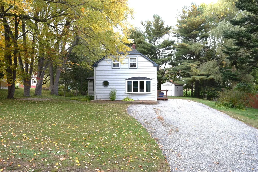 16 Victor Street Lewiston ME 04240