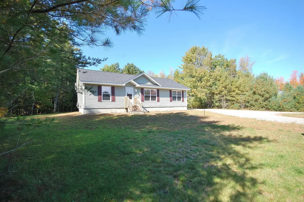 16 Carlotta Way Poland ME 04274