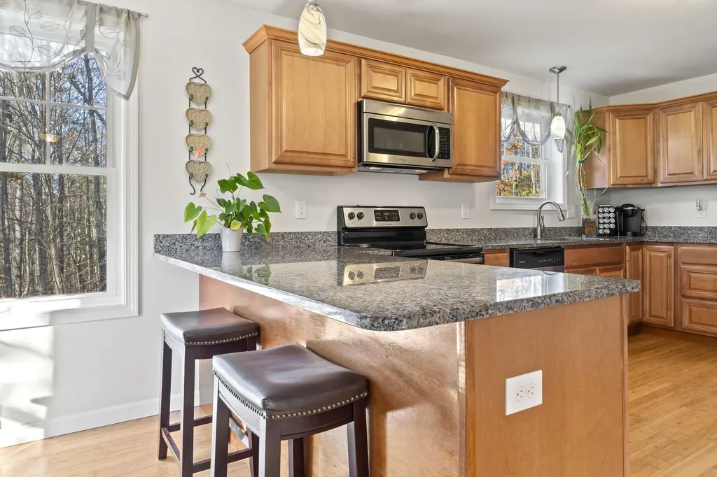 19 Moss Drive Poland ME 04274