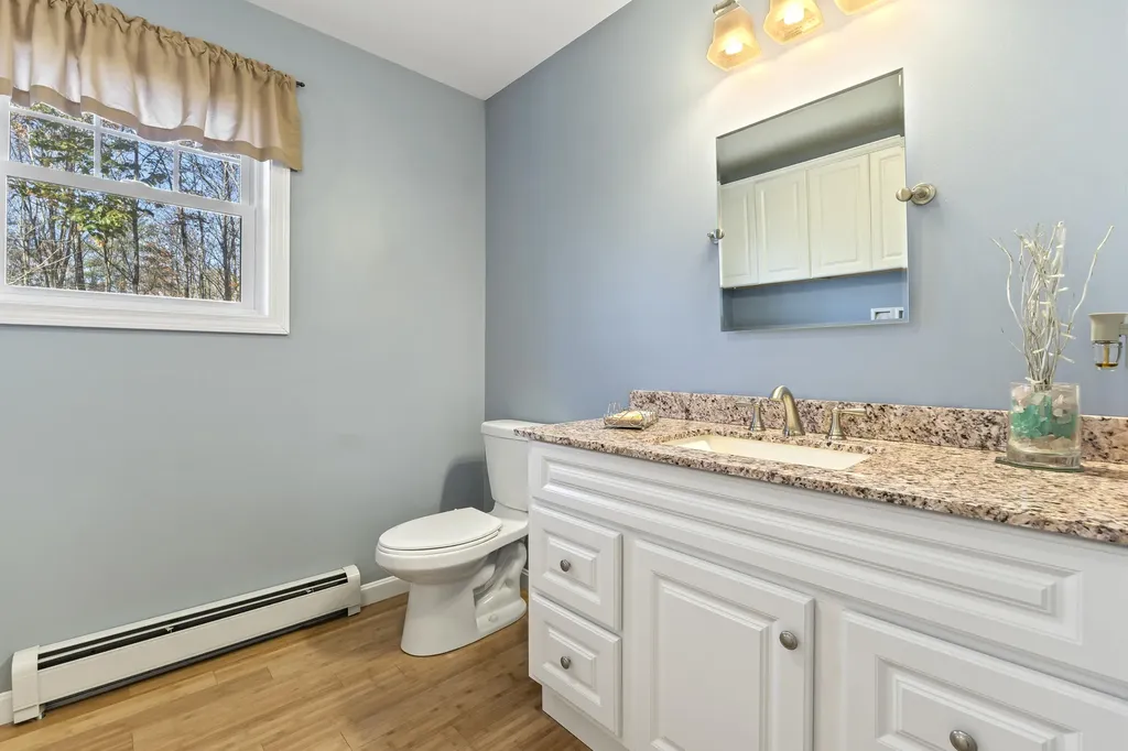 19 Moss Drive Poland ME 04274