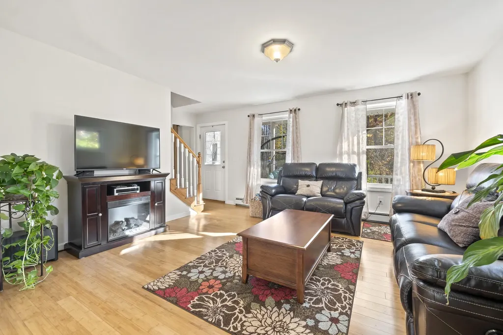 19 Moss Drive Poland ME 04274