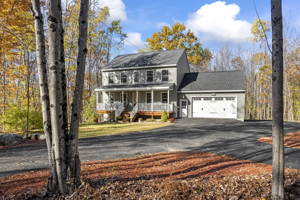 19 Moss Drive Poland ME 04274