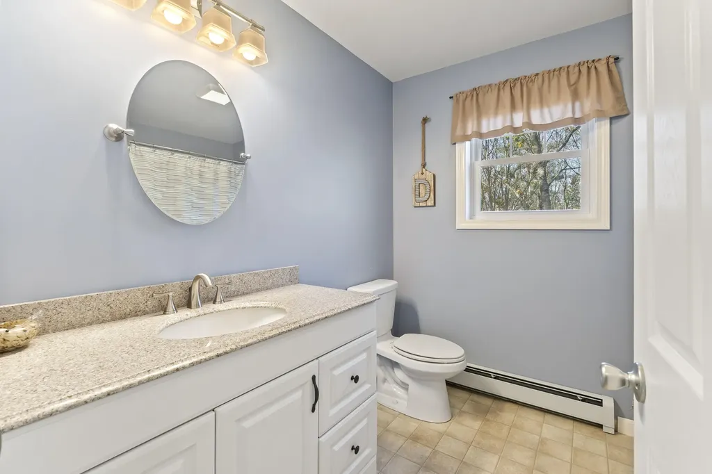 19 Moss Drive Poland ME 04274