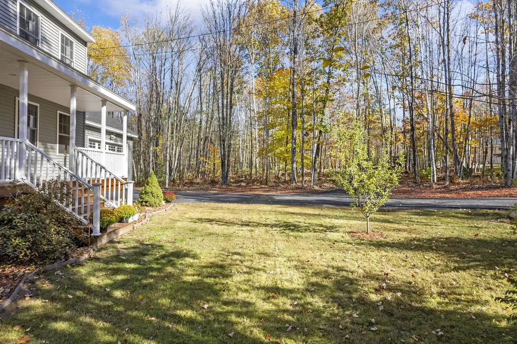 19 Moss Drive Poland ME 04274
