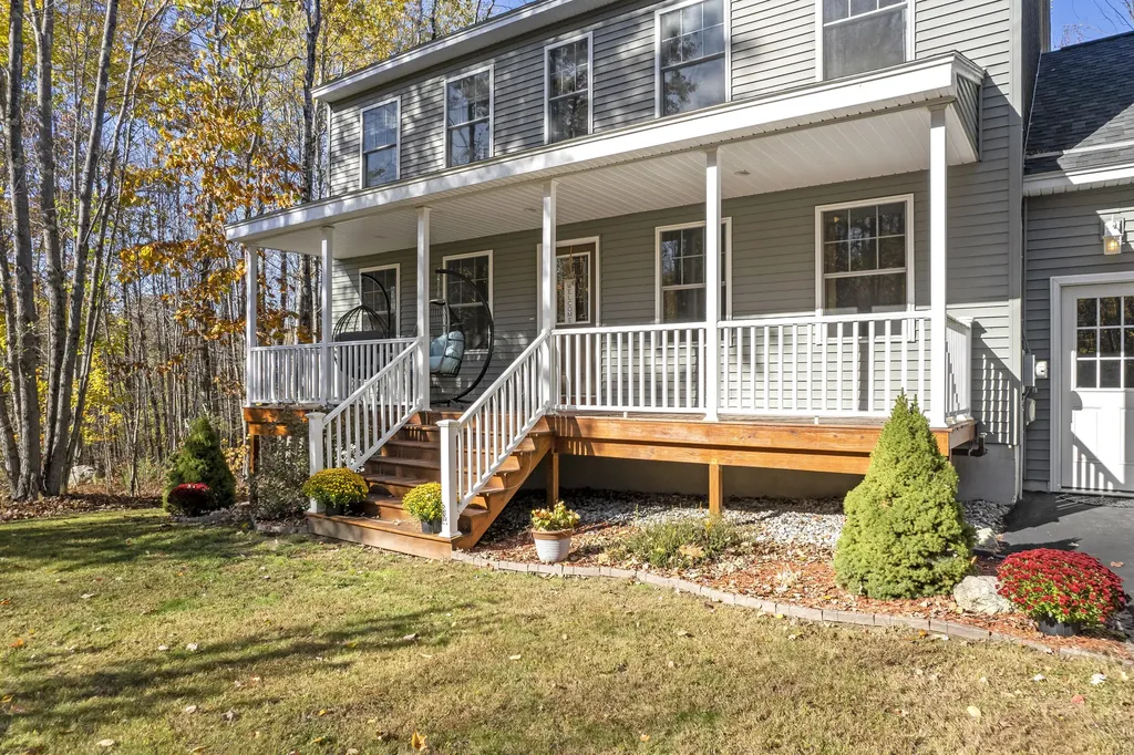 19 Moss Drive Poland ME 04274
