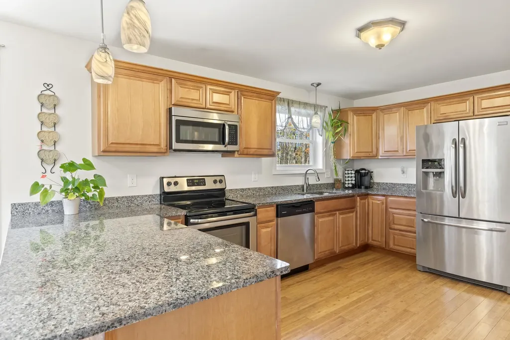 19 Moss Drive Poland ME 04274