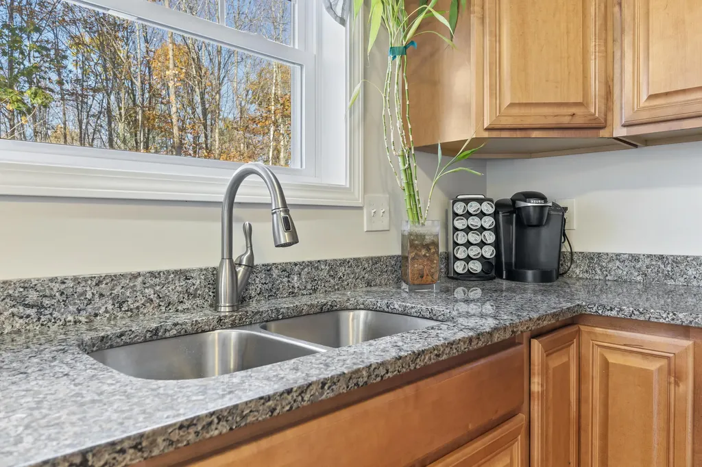 19 Moss Drive Poland ME 04274