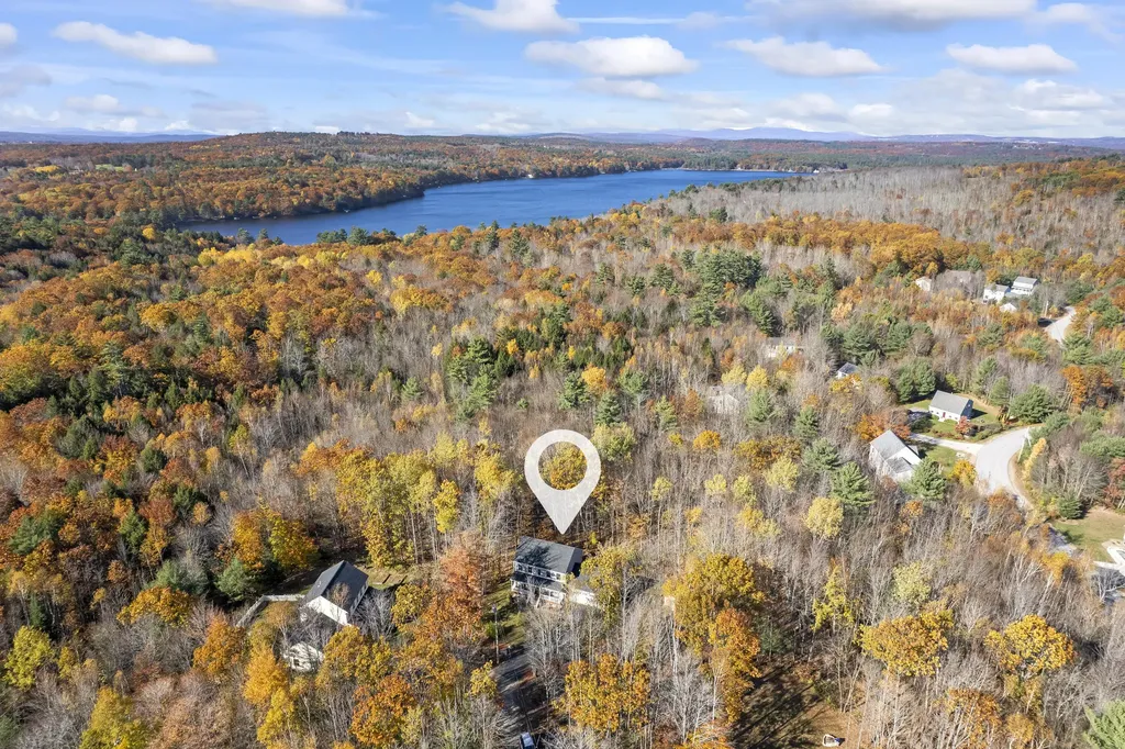 19 Moss Drive Poland ME 04274