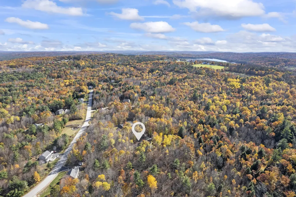 19 Moss Drive Poland ME 04274