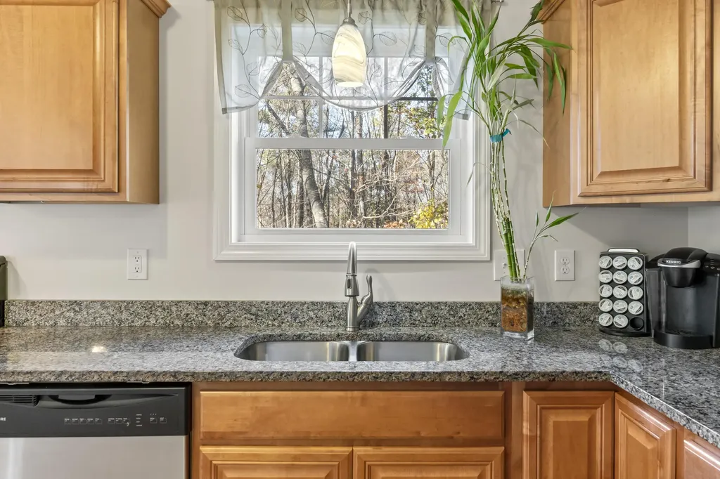 19 Moss Drive Poland ME 04274