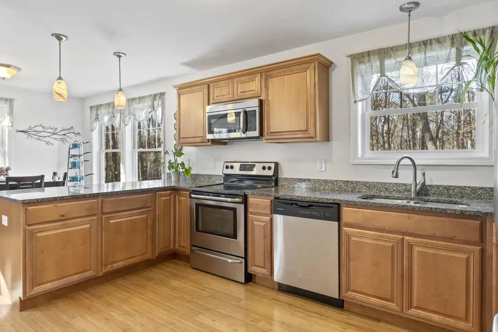 19 Moss Drive Poland ME 04274