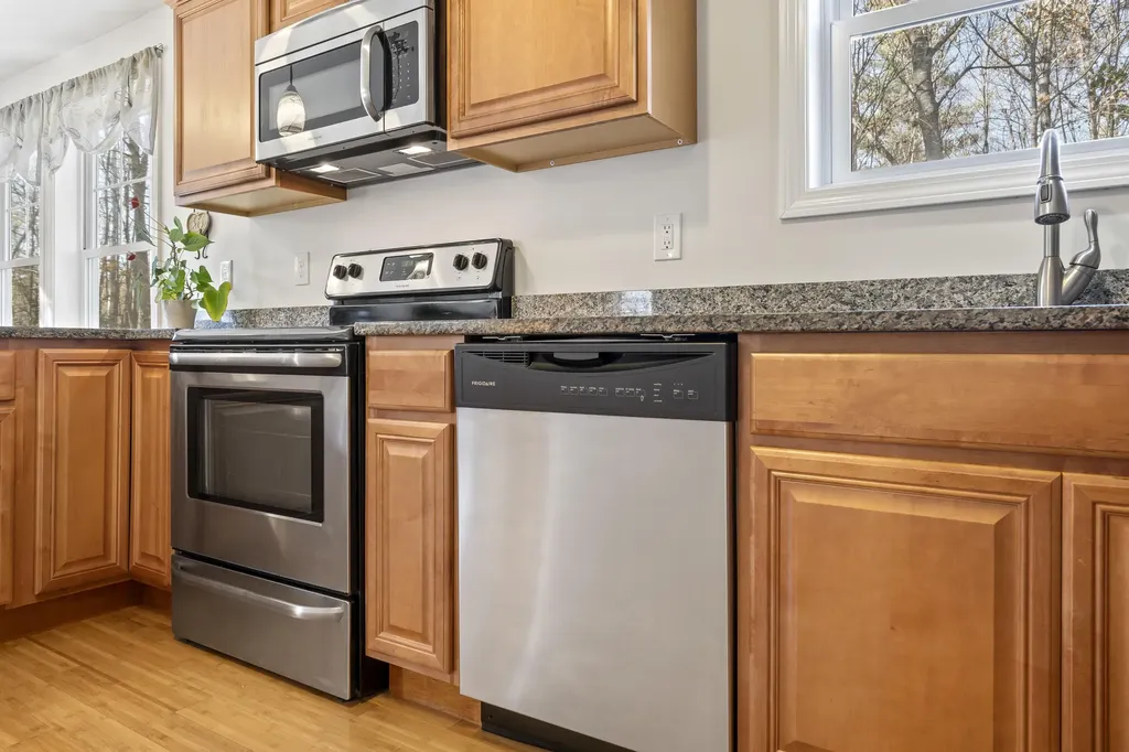 19 Moss Drive Poland ME 04274