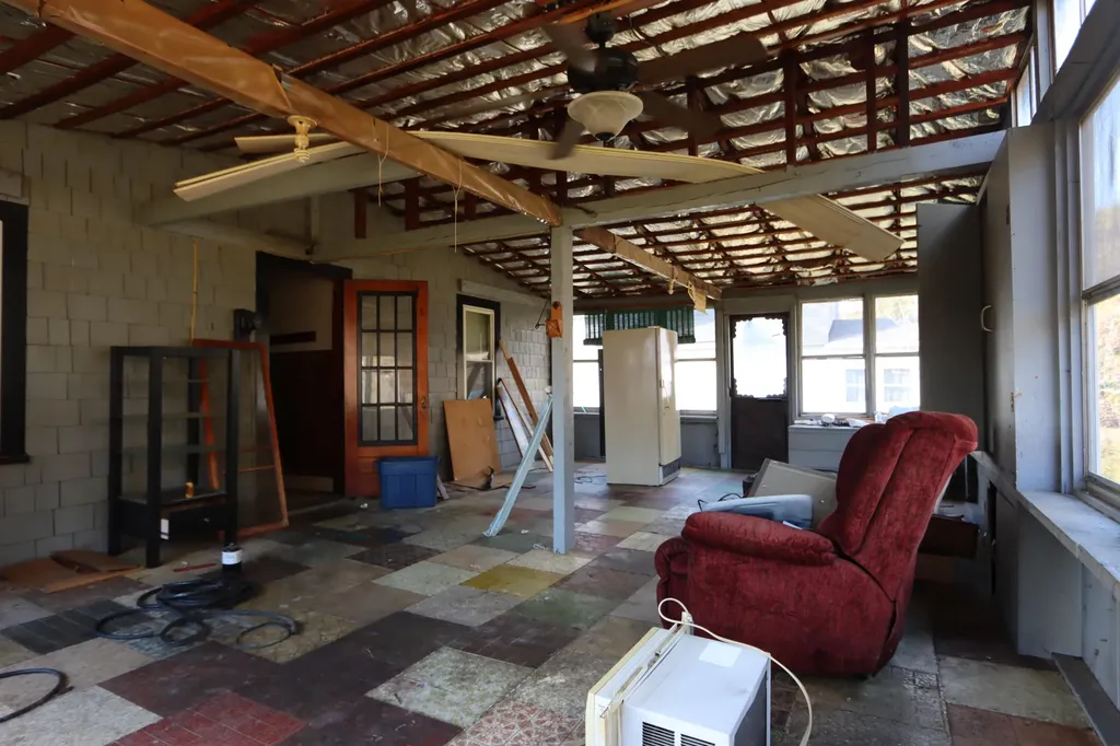 48 Kimball Avenue Mexico ME 04257
