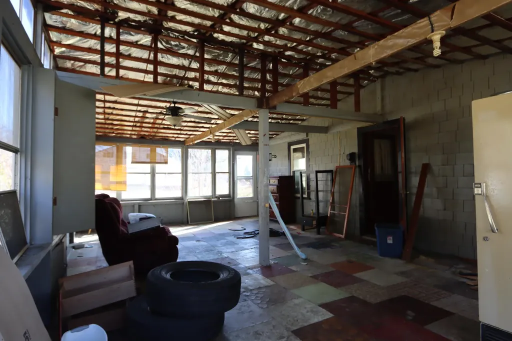 48 Kimball Avenue Mexico ME 04257