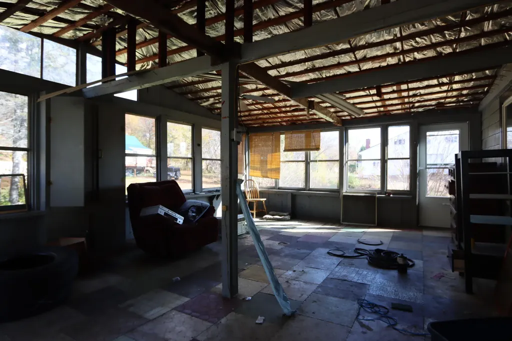 48 Kimball Avenue Mexico ME 04257