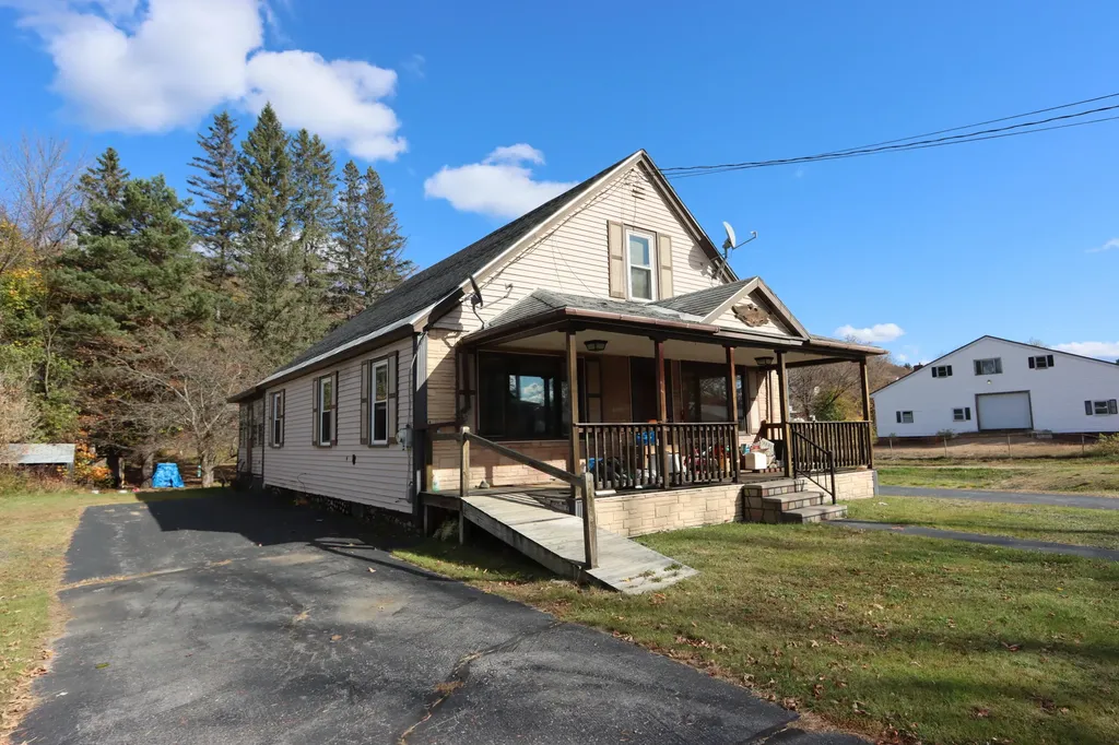 48 Kimball Avenue Mexico ME 04257