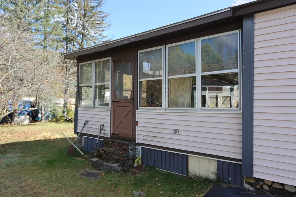 48 Kimball Avenue Mexico ME 04257