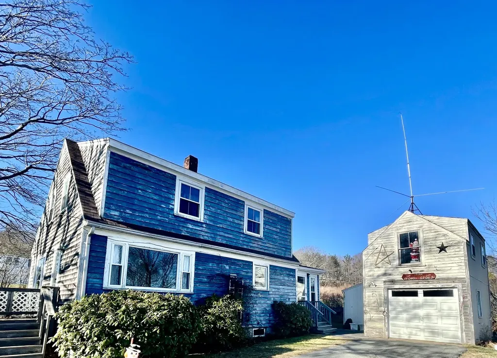 36 Knowlton Avenue Owls Head ME 04854