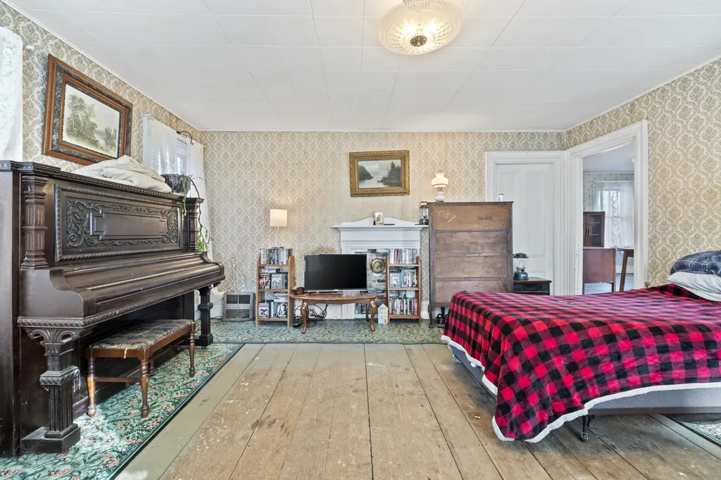 633 Pond Road Sidney ME 04330