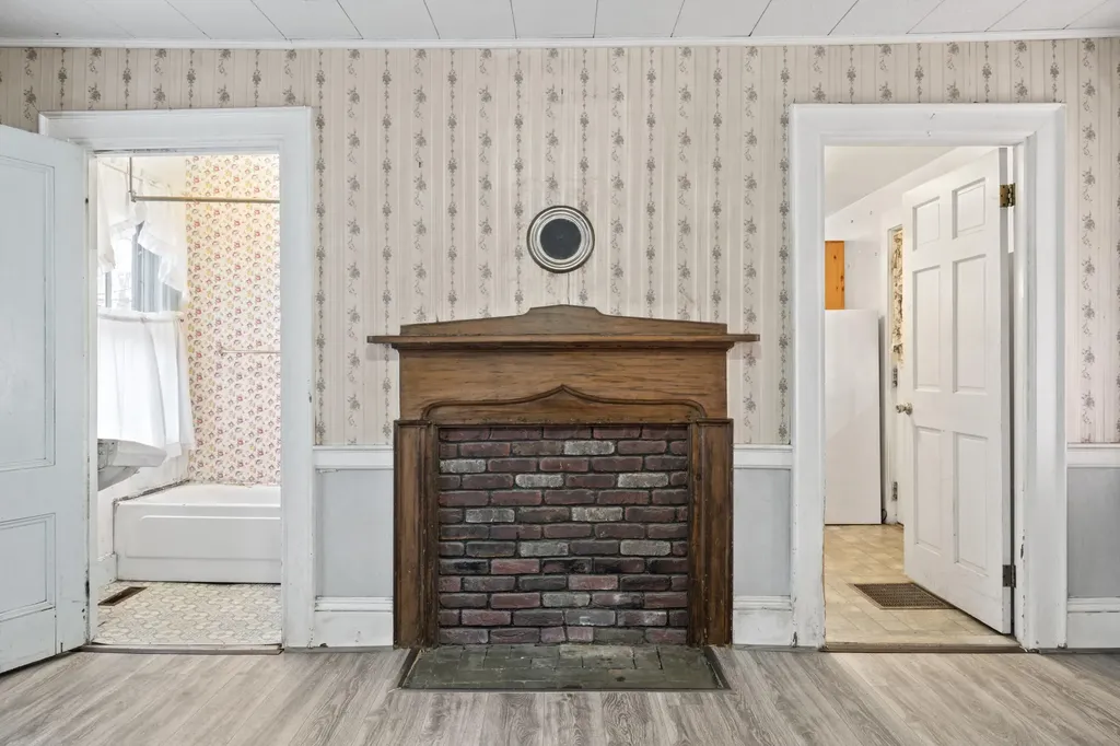 633 Pond Road Sidney ME 04330