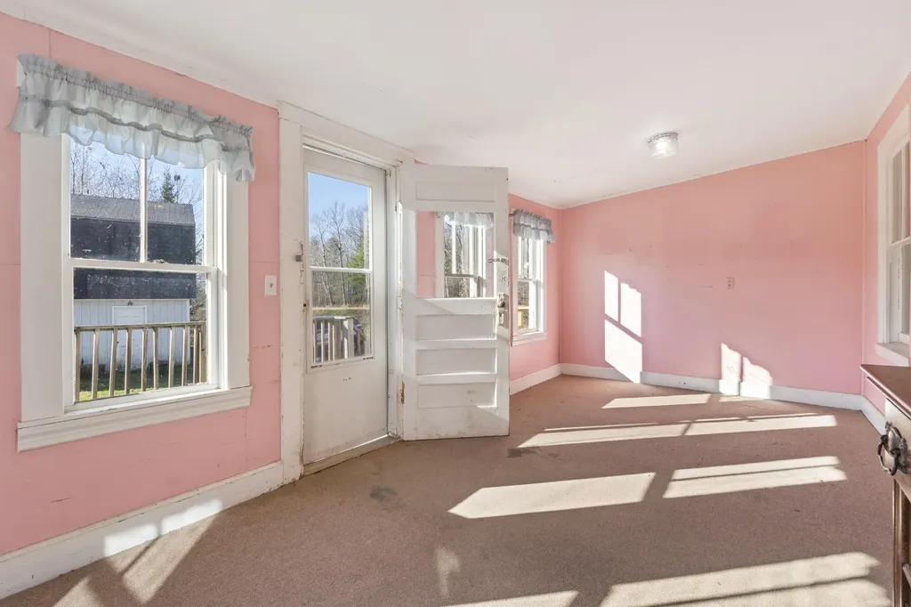 633 Pond Road Sidney ME 04330