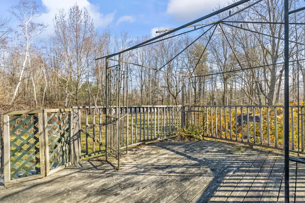 633 Pond Road Sidney ME 04330