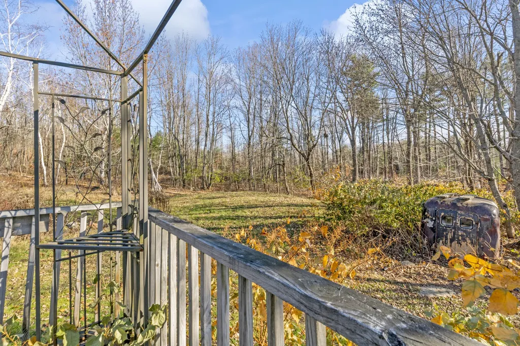 633 Pond Road Sidney ME 04330