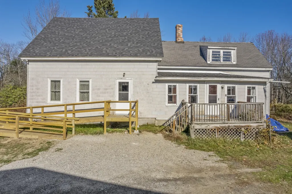 633 Pond Road Sidney ME 04330