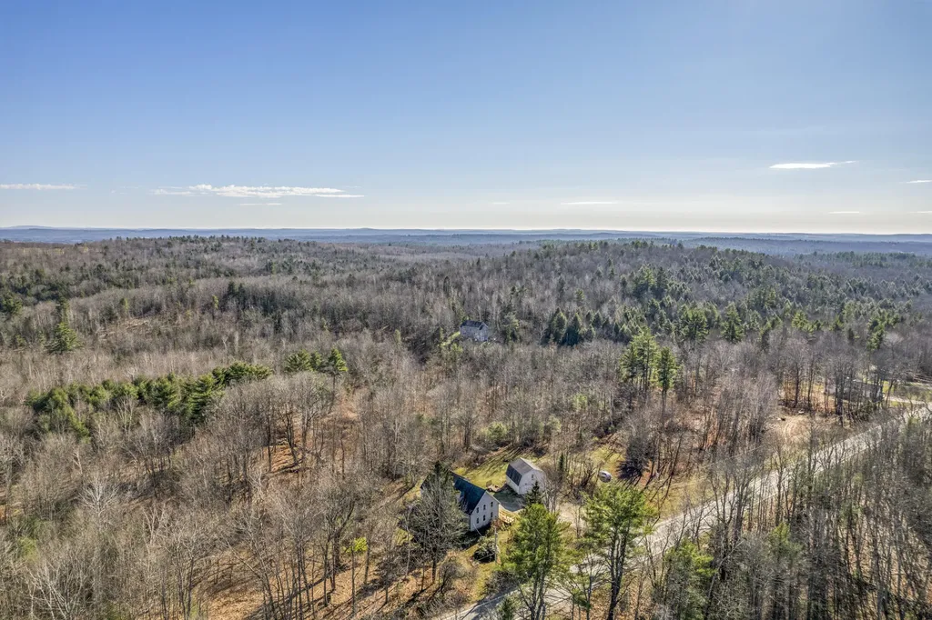 633 Pond Road Sidney ME 04330