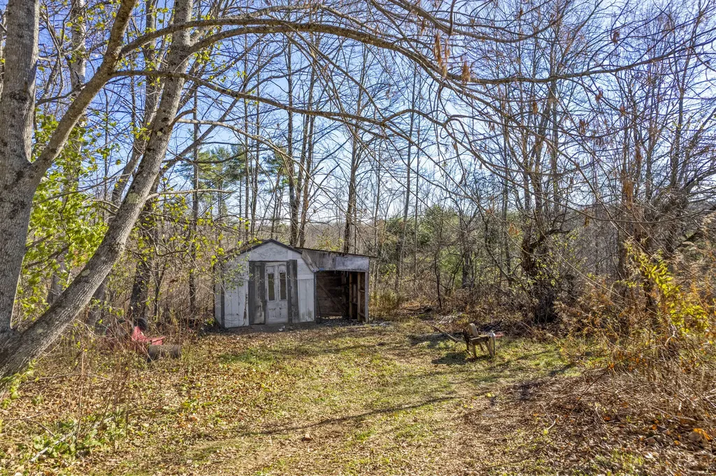633 Pond Road Sidney ME 04330