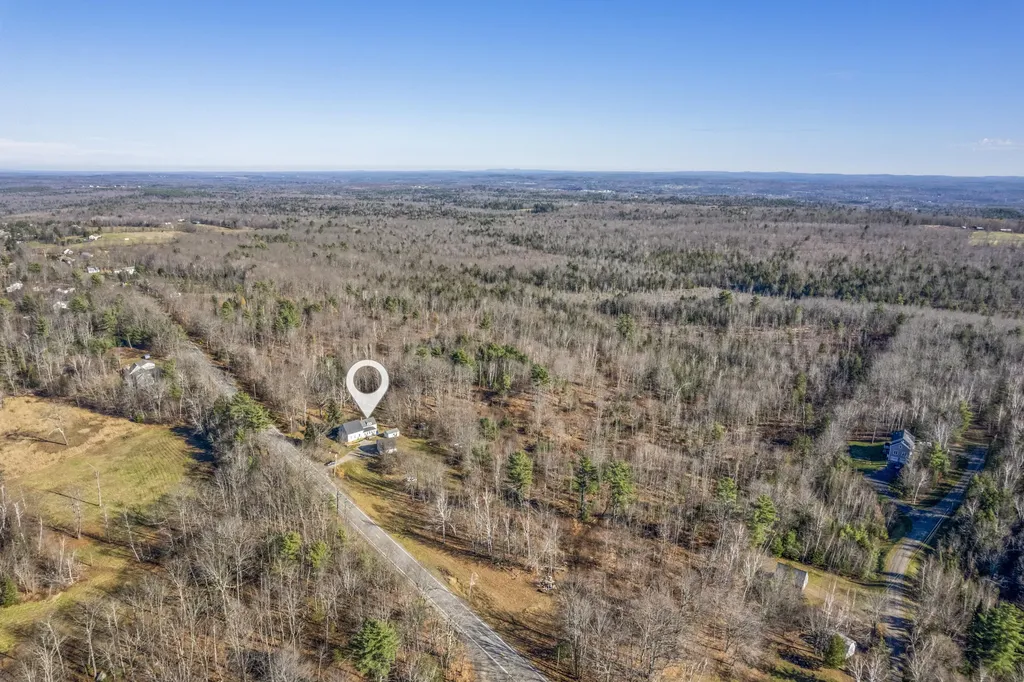 633 Pond Road Sidney ME 04330
