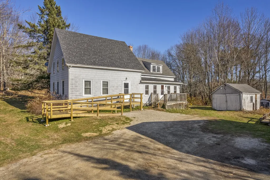 633 Pond Road Sidney ME 04330