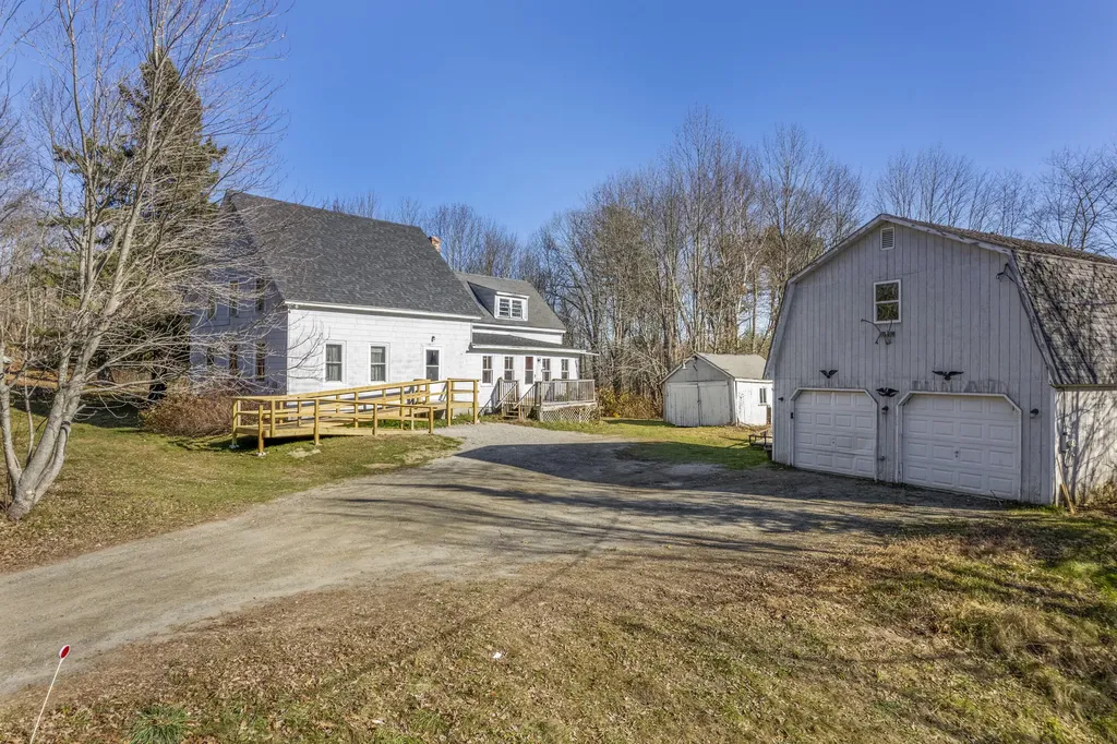 633 Pond Road Sidney ME 04330