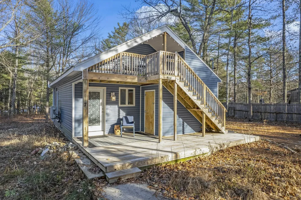 7 Wentworth Street Lyman ME 04002