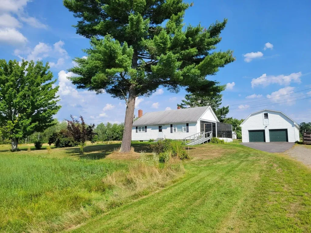 16 Holman Drive Clinton ME 04927