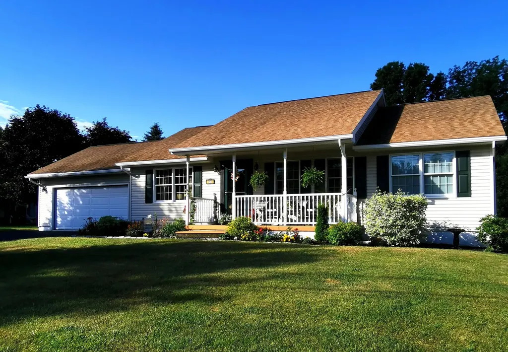 23 Oak Grove Drive Brewer ME 04412
