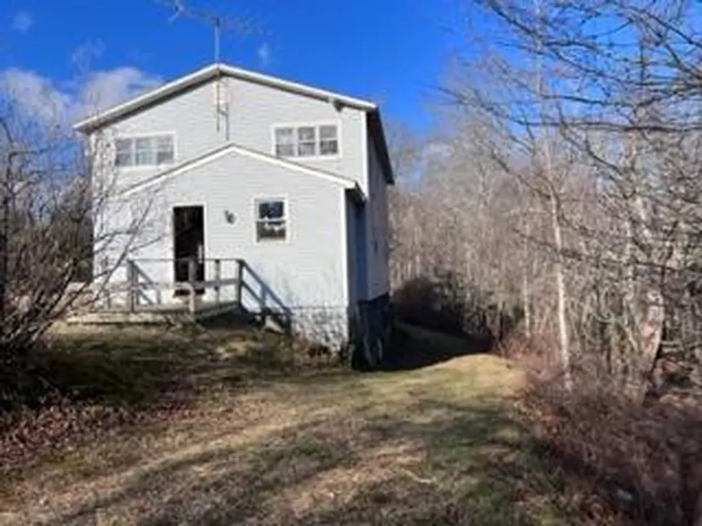 692 Wiscasset Road Whitefield ME 04353
