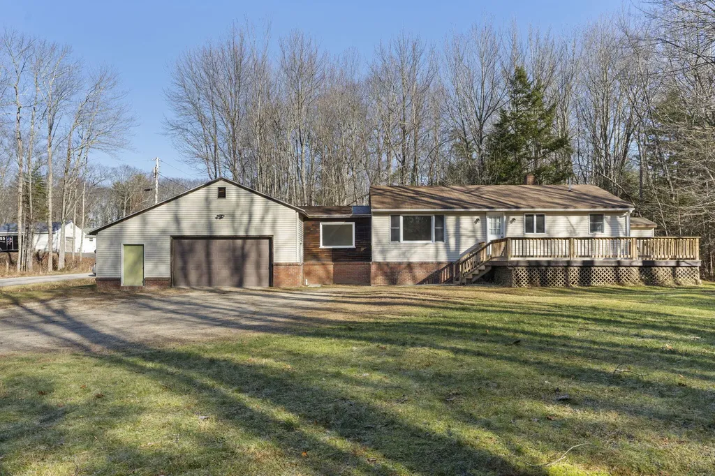 30 Mulberry Street Buxton ME 04093