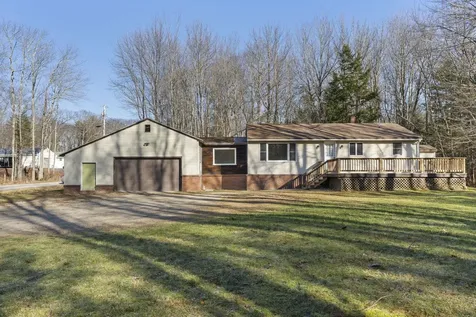 30 Mulberry Street Buxton ME 04093
