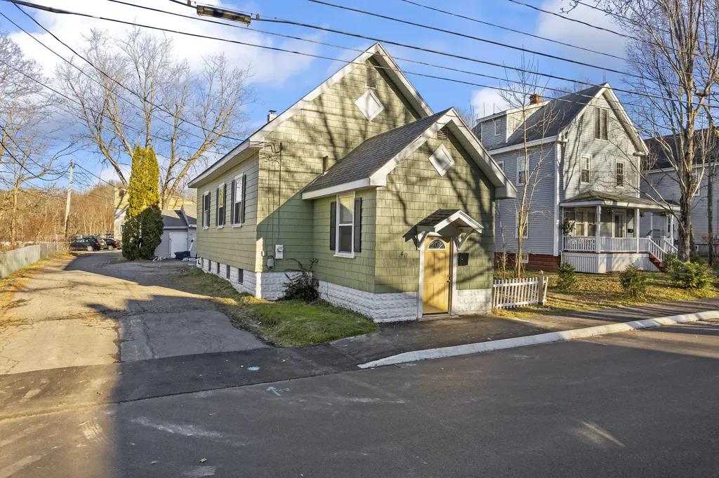 40 Rochester Street Westbrook ME 04092