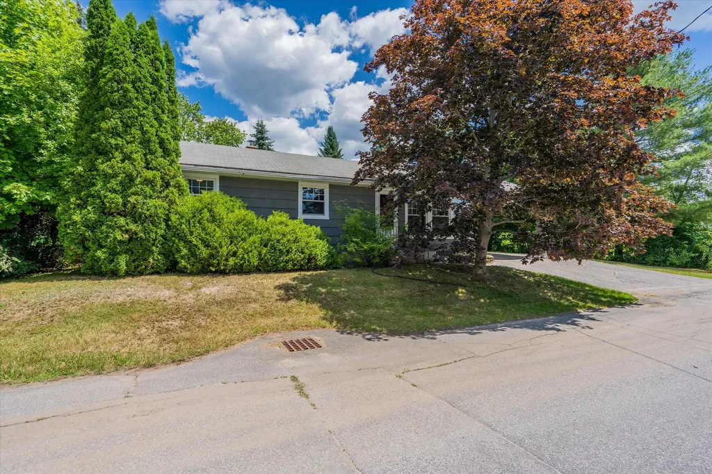 28 Mellon Street Lewiston ME 04240