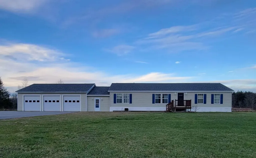 607 Stream Road Winterport ME 04496