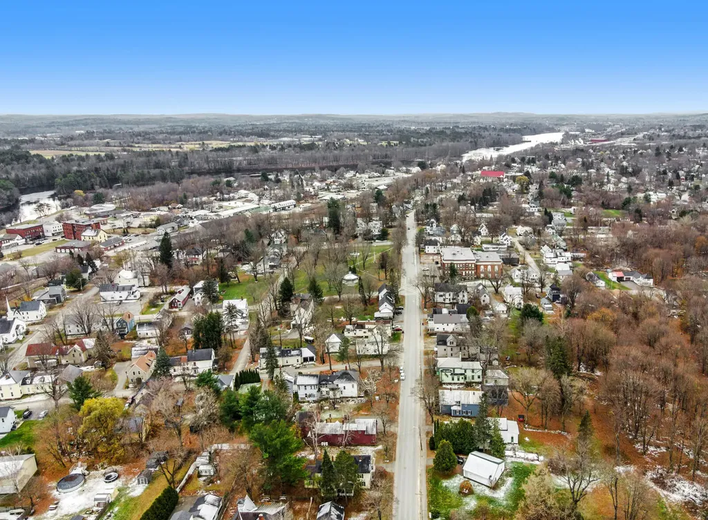 73 High Street Fairfield ME 04937