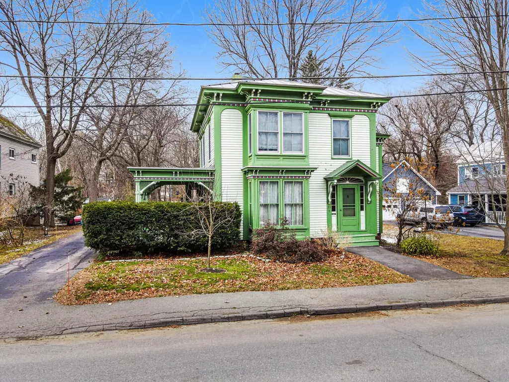 73 High Street Fairfield ME 04937