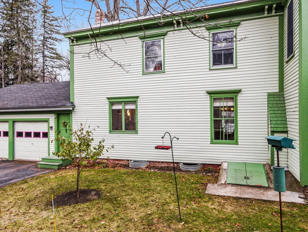 73 High Street Fairfield ME 04937