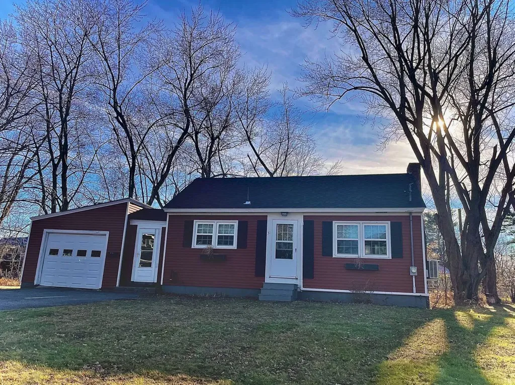 31 Montcalm Street Fairfield ME 04937