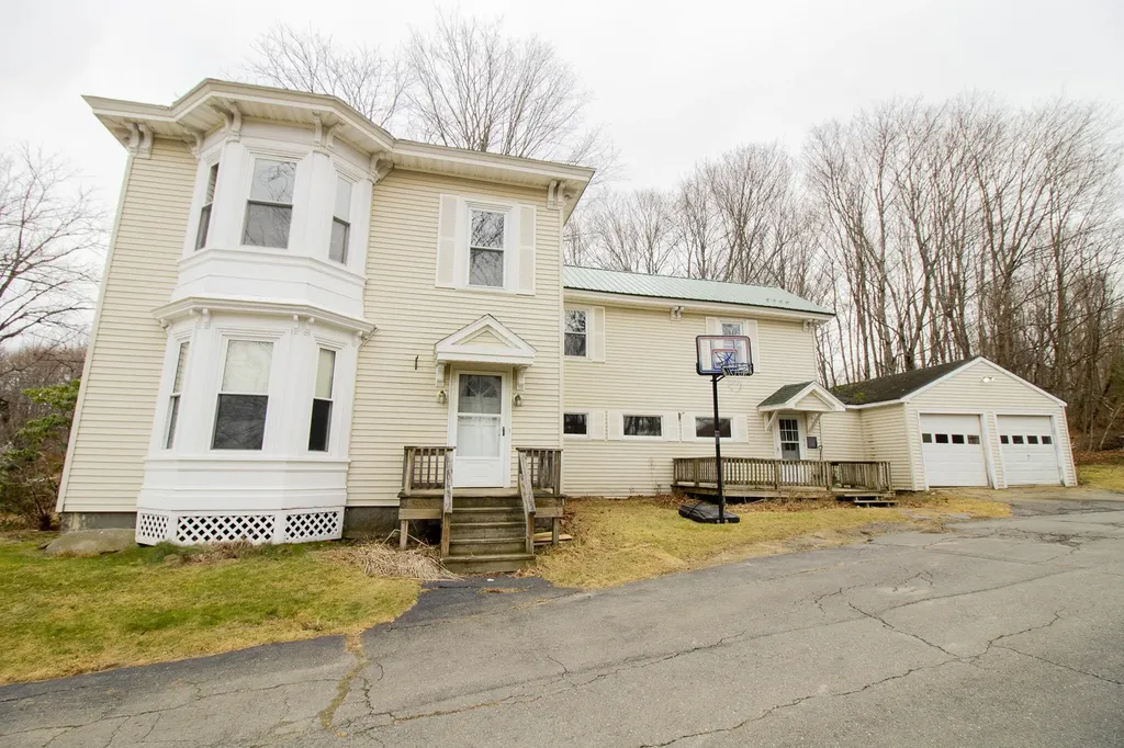 29 Main Street Hill Dexter ME 04930
