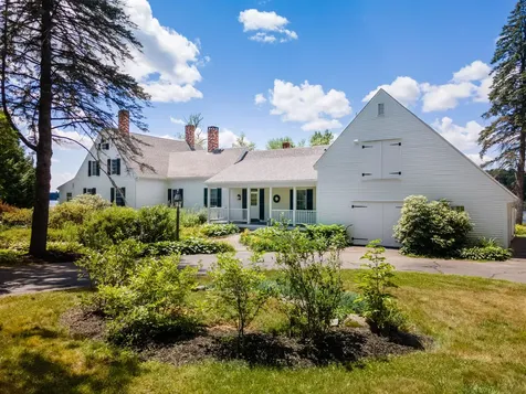 39 Arnold Road Pittston ME 04345